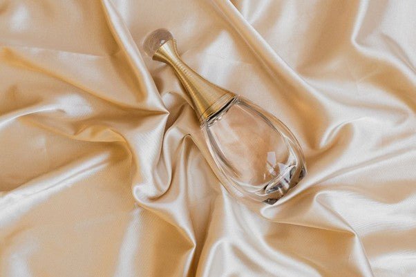 Protecting Your Silk: Essential Tips for Proper Washing and Maintenance - Lunalux