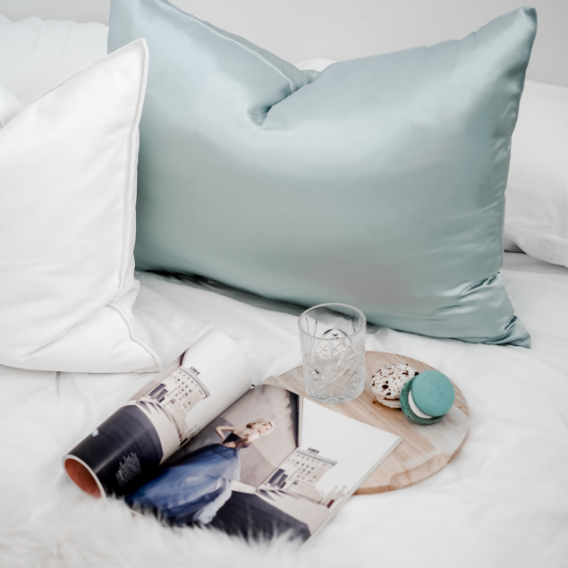  Mulberry Silk Pillowcase with Hyaluronic Acid and Argan Oil  - Lunalux