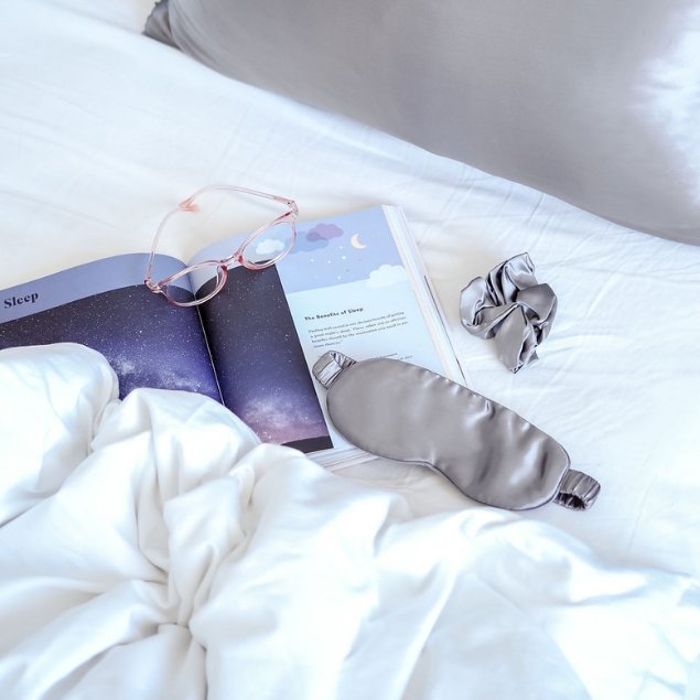 Grey 100% Pure Mulberry Silk Sleep Eye Mask Infused with Hyaluronic Acid and Argan Oil - Lunalux