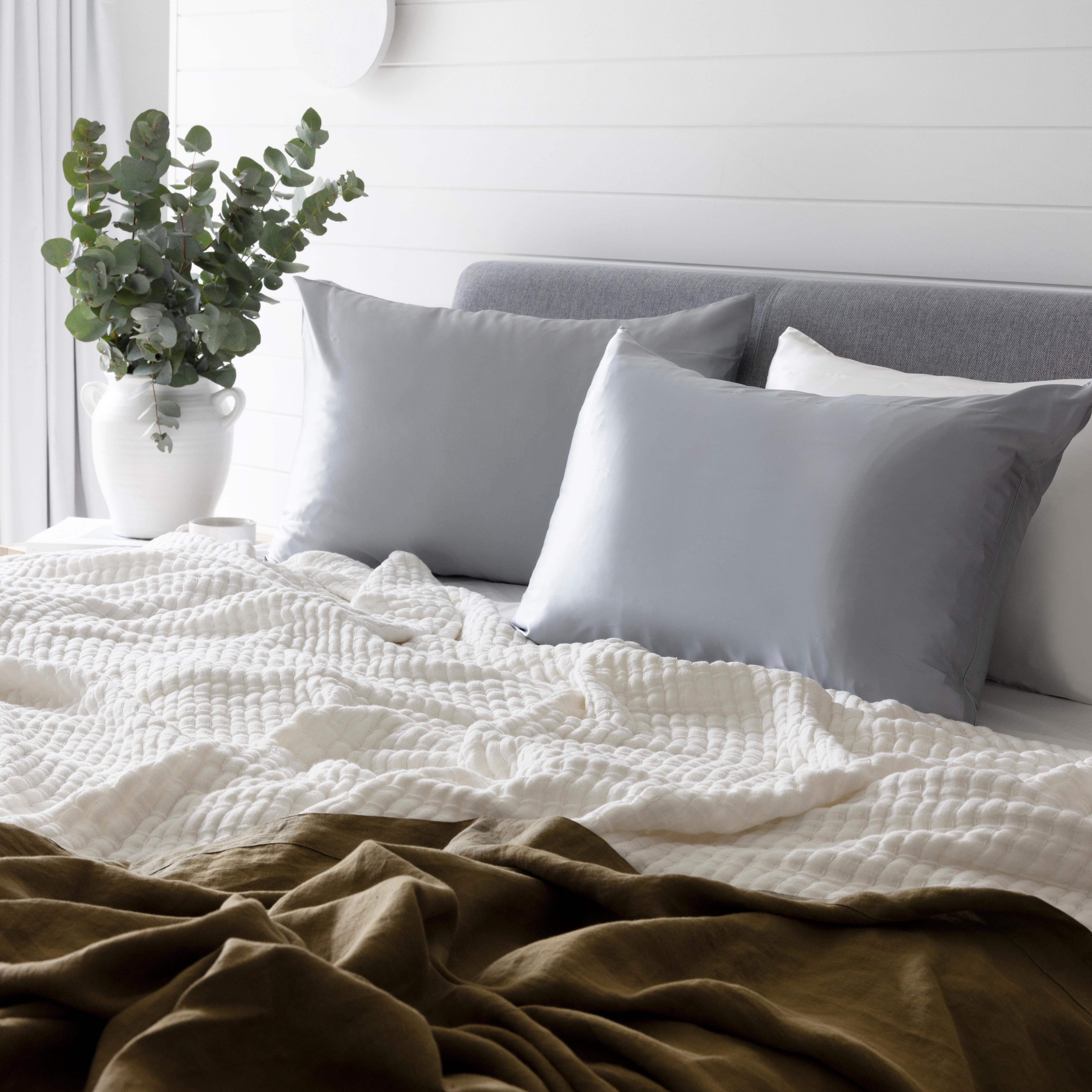 The Silk Pillowcase Made For Your Skin &amp; Hair - Lunalux