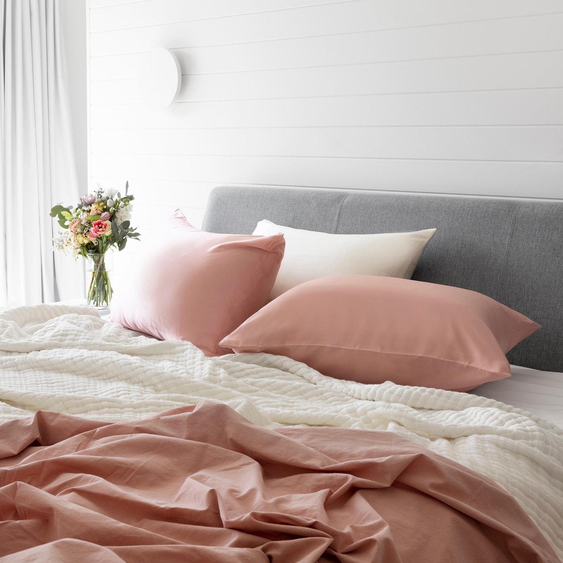 Twin Set Blush Pink 100% Pure Mulberry Silk Pillowcase infused with Hyaluronic Acid and Argan Oil. - Lunalux