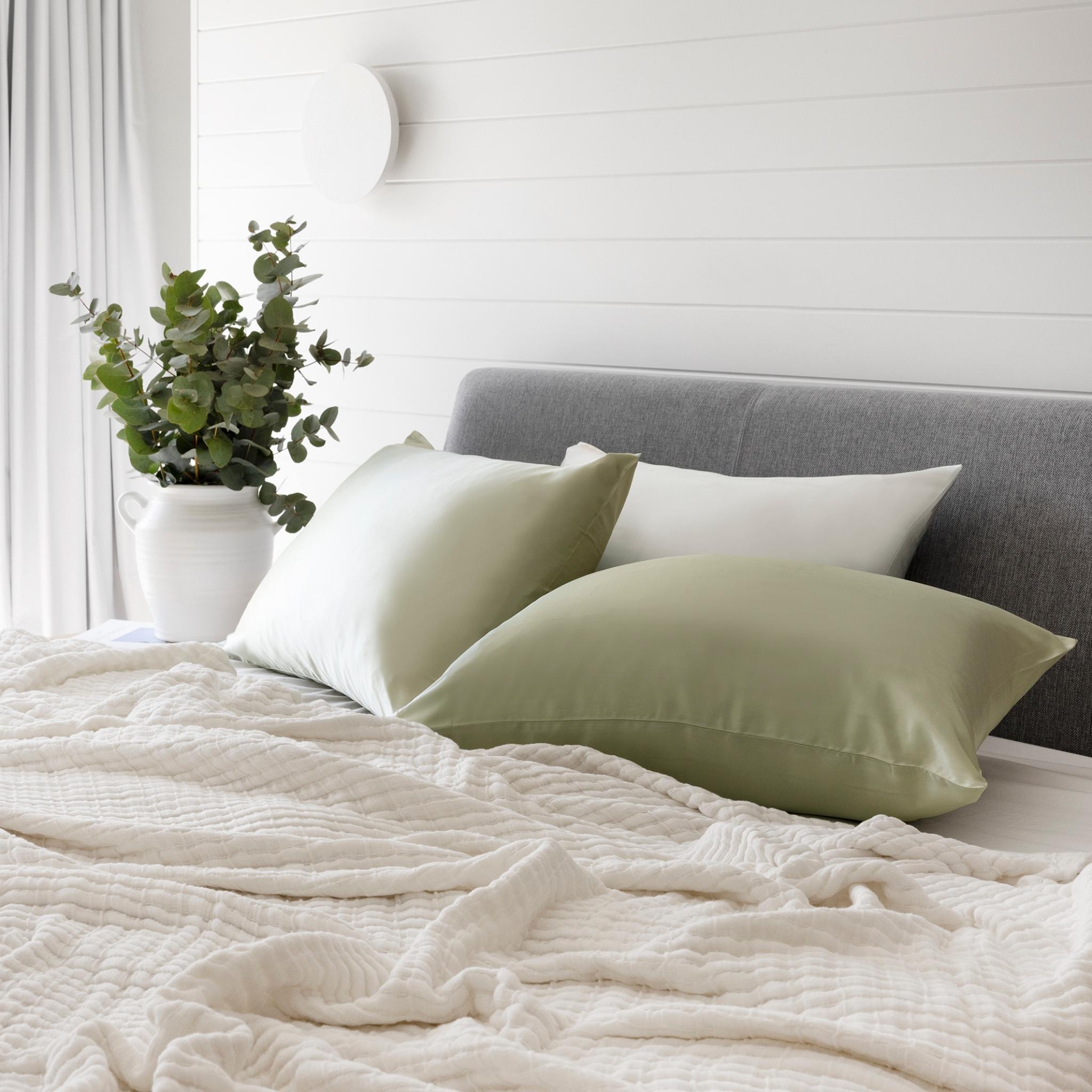 Twin Set Sage Green 100% Silk Pillowcase infused with Hyaluronic Acid and Argan Oil. - Lunalux